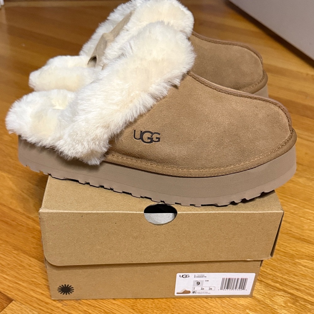 UGG Disquette in Chestnut size 9 NIB
